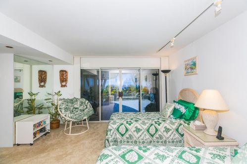 1205 Ikena Cir, Honolulu HI  96821-2561 exterior