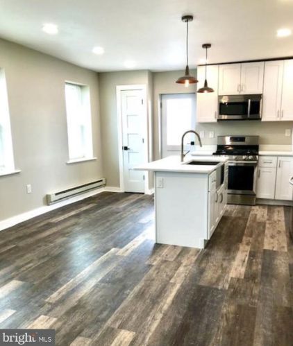 1311 9th St, Philadelphia, PA 19147-5742