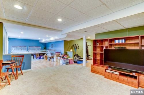 8 Matthew Ct, Dover NJ  07869-1058 exterior