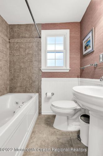 174 White St, Tinton Falls NJ exterior