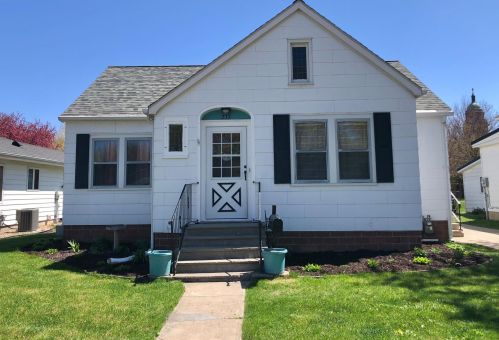 217 Spring Ave, Springfield, MN 56087-1324