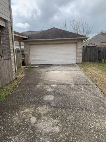 3810 Maple Leaf Cir, Morgans Point TX  77571-4493 exterior