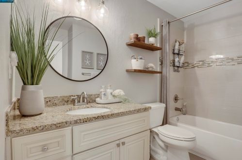 1833 Leo Ln, Concord CA  94521-2348 exterior