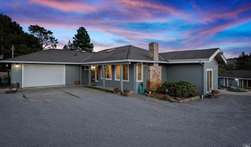 2791 Canfield Rd, Sebastopol, CA 95472-5828