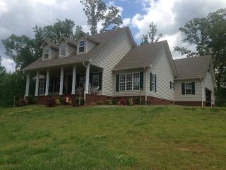 281 Hidden Hills Cir, Lexington, TN 38351-5804