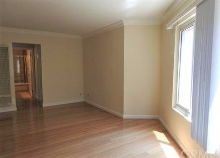 3220 Altura Ave, Glendale CA 91214-3300 exterior