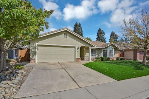 9073 Bobwhite Ct, Elk Grove, CA 95624-4005