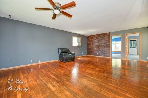 56 Ash St, Carpentersville, IL 60110-1664