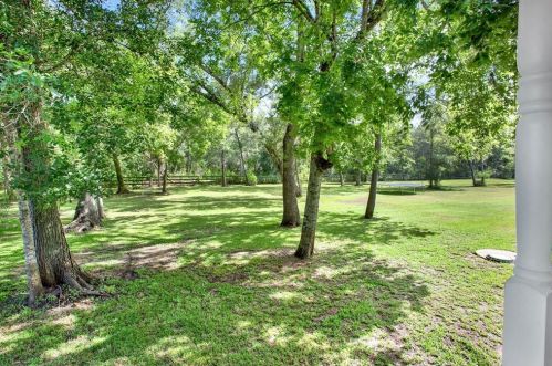 411 County Road 28, Angleton TX 77515-9420 exterior