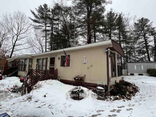 34 Seasons Ln, Rochester, NH 03867-4333
