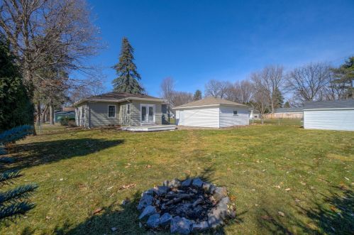 1930 Arona St, Saint Paul MN  55113-5843 exterior