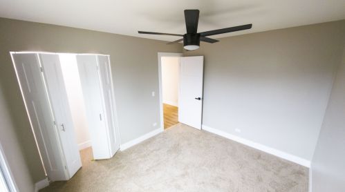246 Roman Cir, Lemont IL  60440-2590 exterior