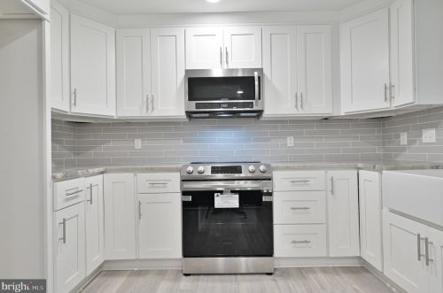 255 Hopkins Rd, Haddonfield NJ 08033-3062 exterior