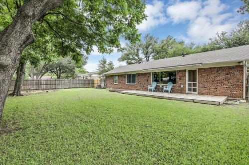 5221 Wosley Dr, Fort Worth TX  76133-2217 exterior