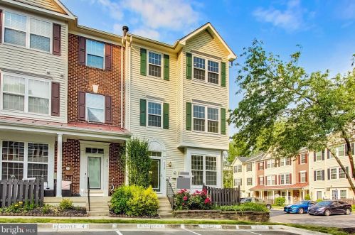 8310 Snowy Egrit Way, Lorton, VA 22079-2856