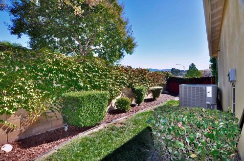 33770 Summit View Pl, Temecula CA  92592-5636 exterior