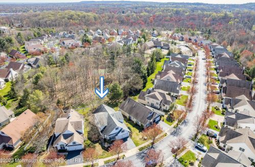 38 Londonberry Dr, Holmdel Village, NJ 07733-3103