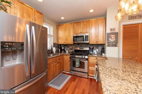 1015 4 St, Philadelphia PA 19147-4106 exterior