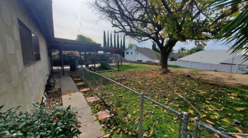 1129 Hoover St, Escondido, CA 92027-1412