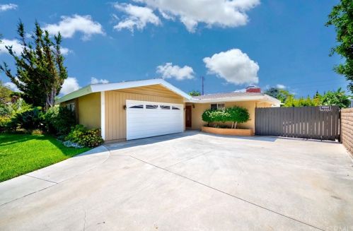 901 Maertin Ln, Fullerton, CA 92831-3017