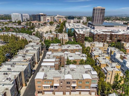 252 Jeanette Ln, Santa Ana CA  92705-6016 exterior