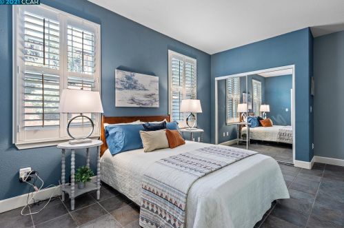 1017 Laurel Tree Dr, Concord CA  94521-5433 exterior