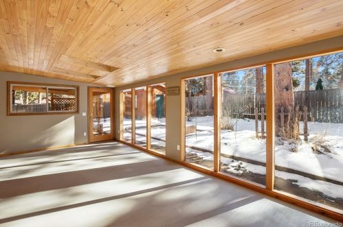 251 Gunnison Ave, Woodland Park CO 80863-1362 exterior