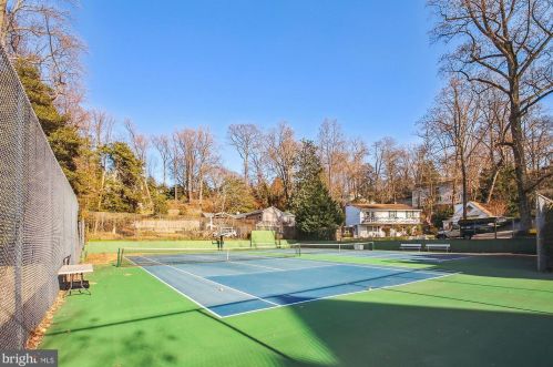 16 Severn Riv Rd, Severna Park MD 21146-4659 exterior