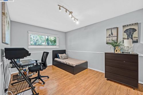 645 Oak Cir, Pleasanton, CA 94566-7444