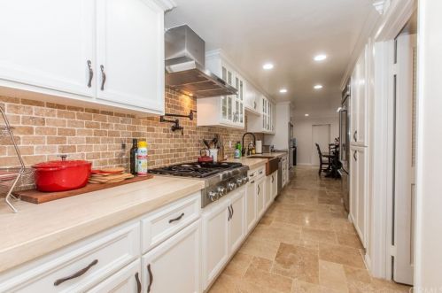 9439 Friendly Woods Ln, Whittier CA 90605-1657 exterior