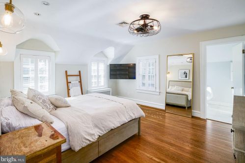 1023 Washington Ave, Tavistock NJ 08033-3605 exterior