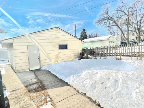 906 5th St, Saint Paul MN  55106-5230 exterior