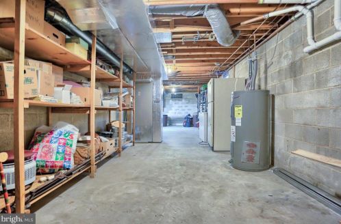 208 Garland Dr, Carlisle PA  17013-4271 exterior