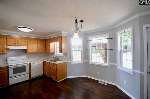 136 Montclaire Cir, Cayce-West Columbia SC  29170-1539 exterior