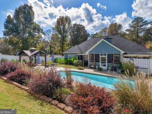 85 Hunters Xing, Porterdale, GA 30016-8035
