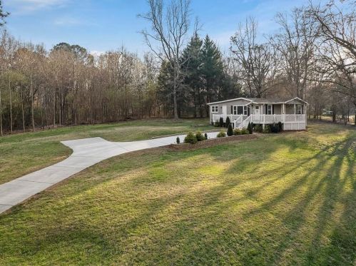 388 Powder Springs St, Hiram GA  30141-3216 exterior