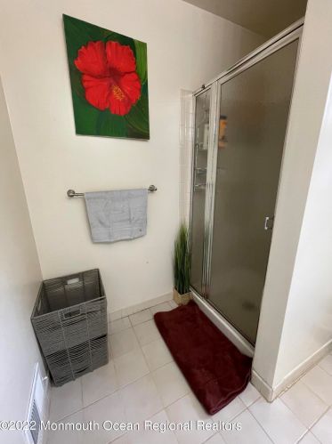 95 Oak Hill Rd, Middletown NJ 07748 exterior