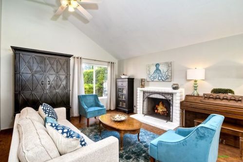 320 Delage Dr, Encinitas, CA 92024-4723