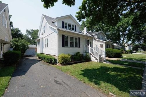 448 James St, N Milford, NJ 07646-1022