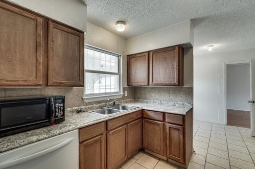 234 Cherry Pt Dr, Dallas TX  75232-3629 exterior