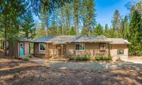 1786 Cable Rd, Snowline Camp, CA 95709-9604