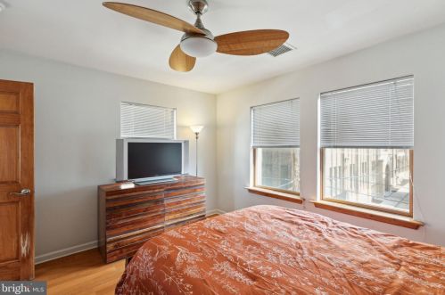 812 12 St, Philadelphia PA 19147-2624 exterior