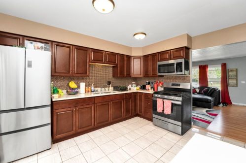 189 Garden Dr, Lemont IL  60440-2668 exterior