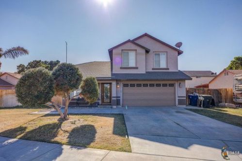 828 Sequoia Ave, Brawley, CA 92227-3440