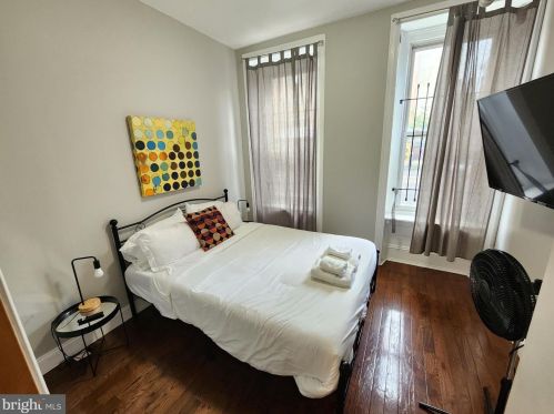 2241 Broad St, Philadelphia, PA 19148-2916