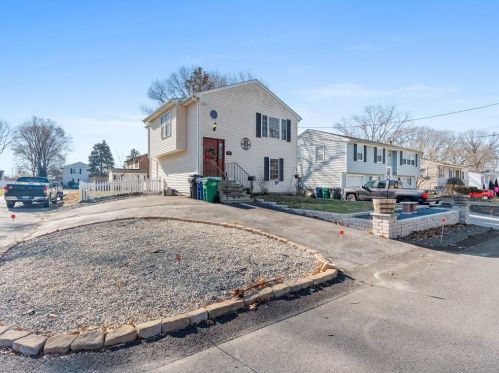 150 Keeley Ave, Warwick, RI 02886-7829