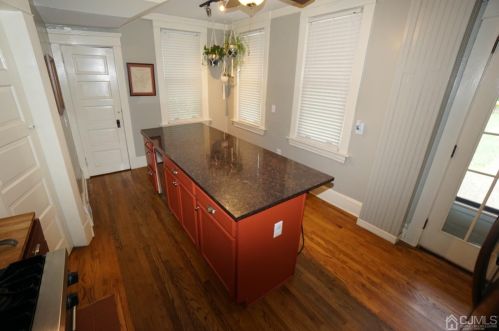 368 Middlesex Ave, Metuchen NJ  08840-1536 exterior