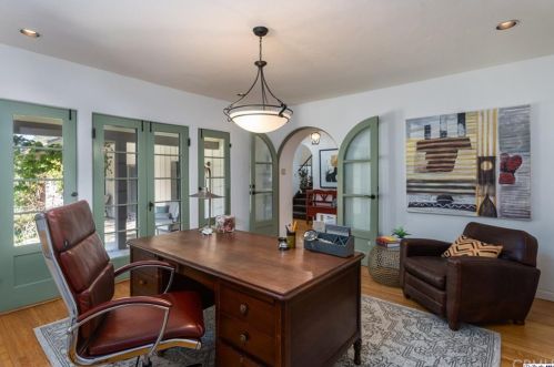 1932 Montecito Dr, Glendale CA  91208-1822 exterior