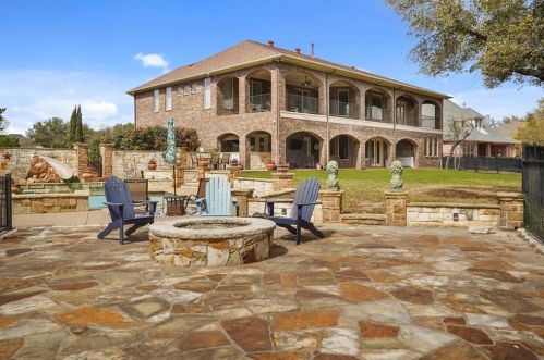 2011 Grn Wing, Granbury TX 76049-5576 exterior