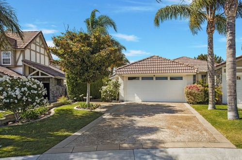 8499 Amberwood St, Anaheim, CA 92808-1242